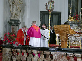Abschlussvesper der Bischofskonferenz mit Spendung des Bonifatiussegens (© Karl-Franz Thiede)